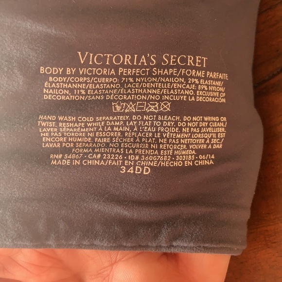 Victoria Secret Body by Victoria Bra 34 DD - Picture 2 of 5
